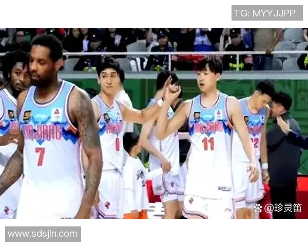 阿不都沙拉木受伤刘炜透露球队今晚仅剩10人出战雪上加霜局面堪忧